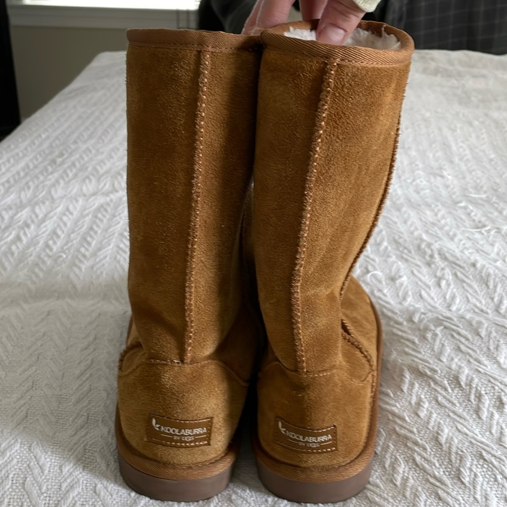 Like new Uggs. Worn 1-2 times